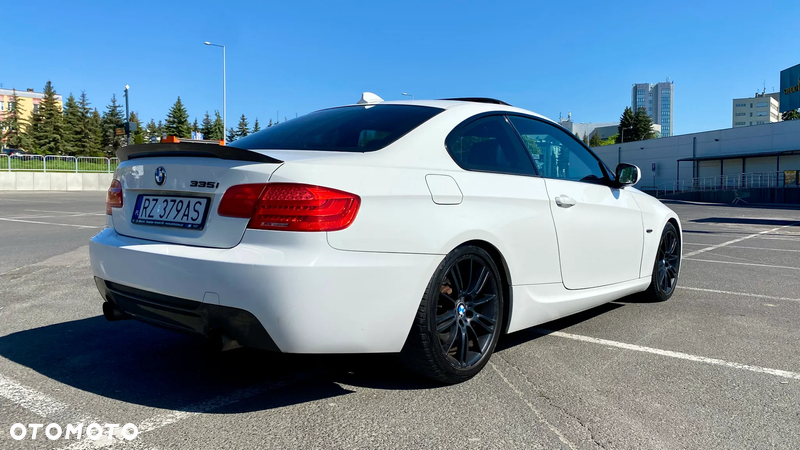 BMW Seria 3 335i Coupe - 2