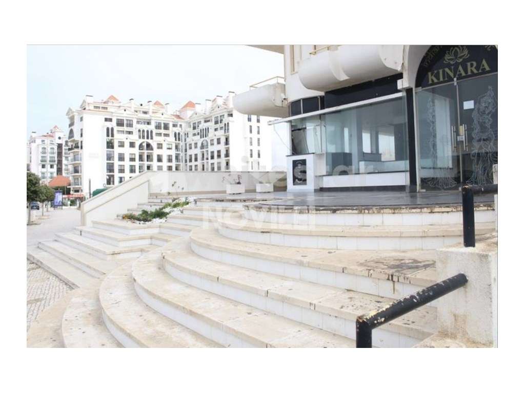 Garagem na Avenida Marginal de S. Martinho do Porto-2