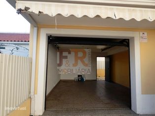 Moradia Geminada Triplex com Garagem Quinta do Conde