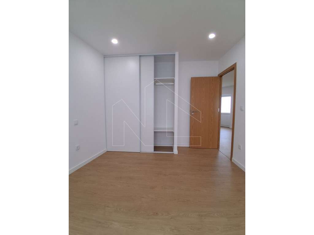 Moradia T2+1 Isolada e Térrea - Renovada em Estarreja-12