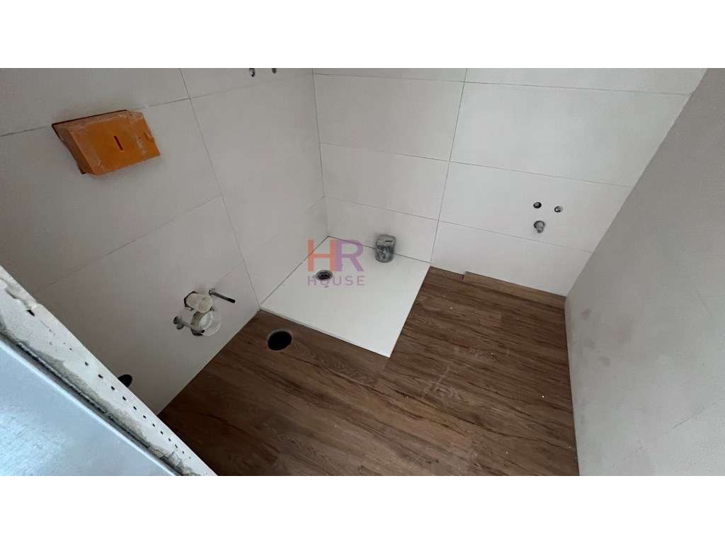 Vende-se T2 Ultimo andar - Terraço panorâmico-11