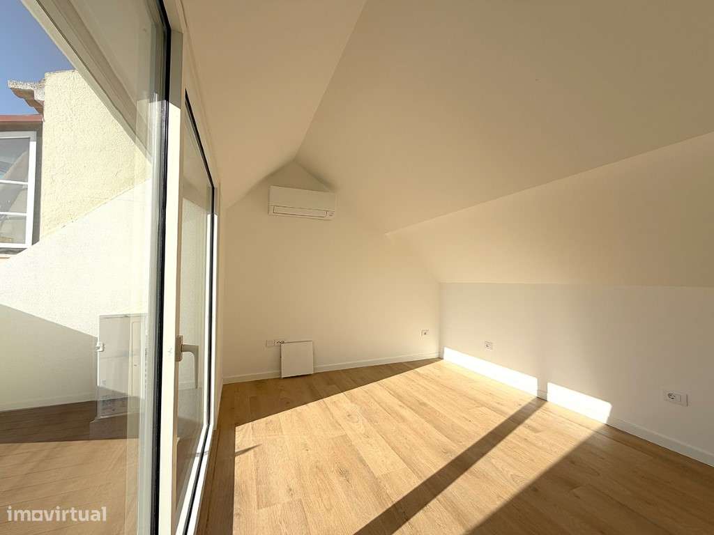 Moradia T3+2 a venda e a Estrear no Centro da Costa da Caparica .A ...-16