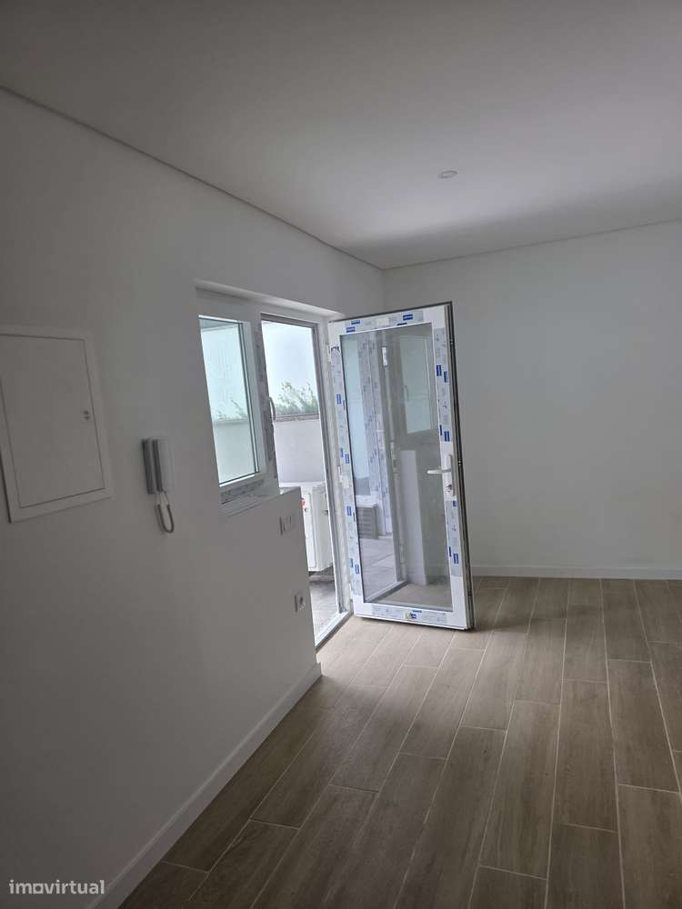 casa nova e pronta a habitar no centro da cidade - Grande imagem: 4/7