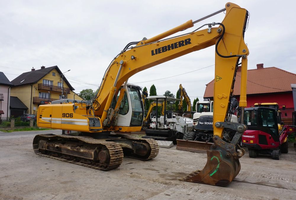 Liebherr R 906 2010
