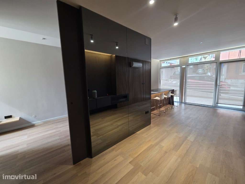 Apartamento Elegante e Contemporâneo no Centro de Algés-10