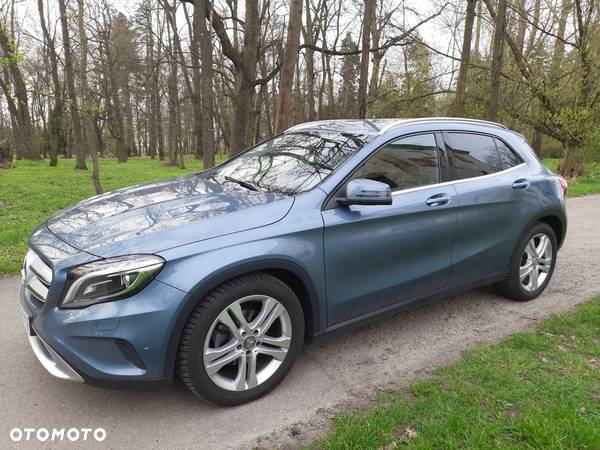 Mercedes-Benz GLA - 4