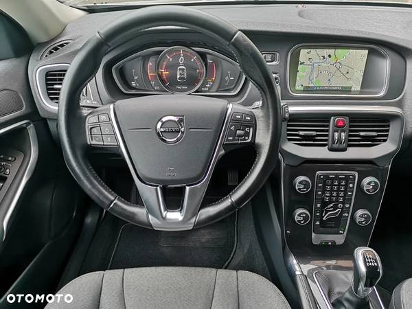 Volvo V40 CC D3 Drive-E Momentum - 17