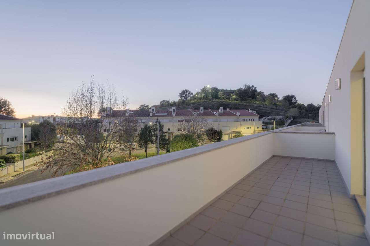 Moradia T4 com jardim e garagem dupla a 6 min do centro de Braga-26