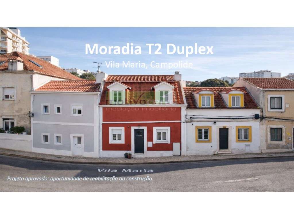 Apartamento T2 Duplex no Centro de Campolide, Lisboa-0