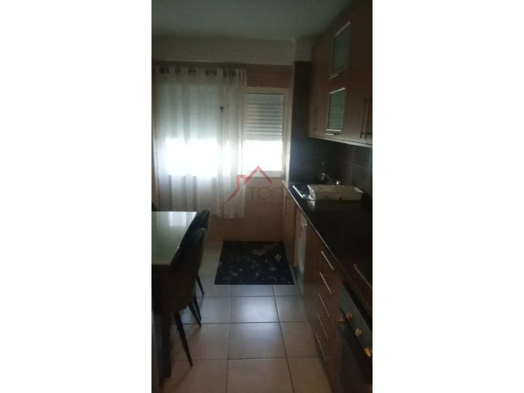 APARTAMENTO T3 + 2 CASAS DE BANHO + CAVE-6