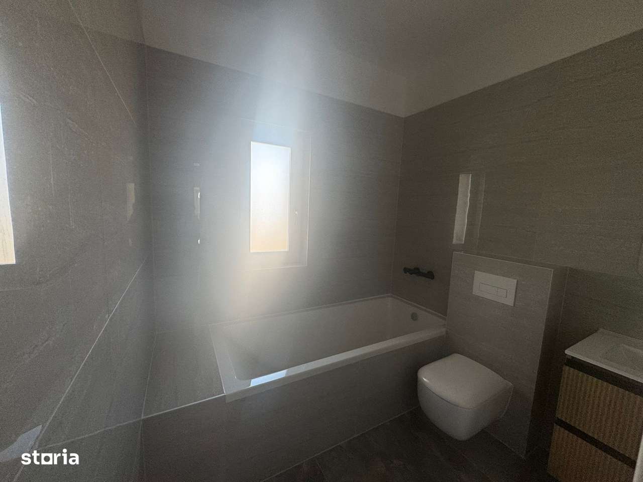 Duplex modern în Moșnița Veche – Asfalt / Toate Utilitatile-12