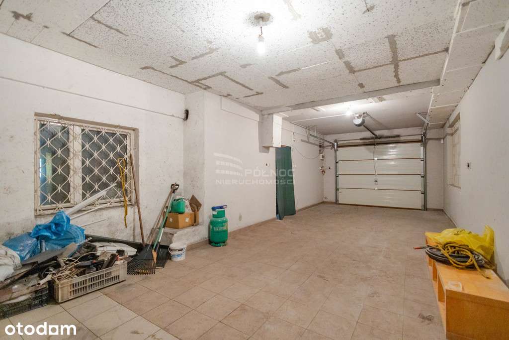 Unikalny, Duży Dom w Bliskiej Odległości od PKP-19