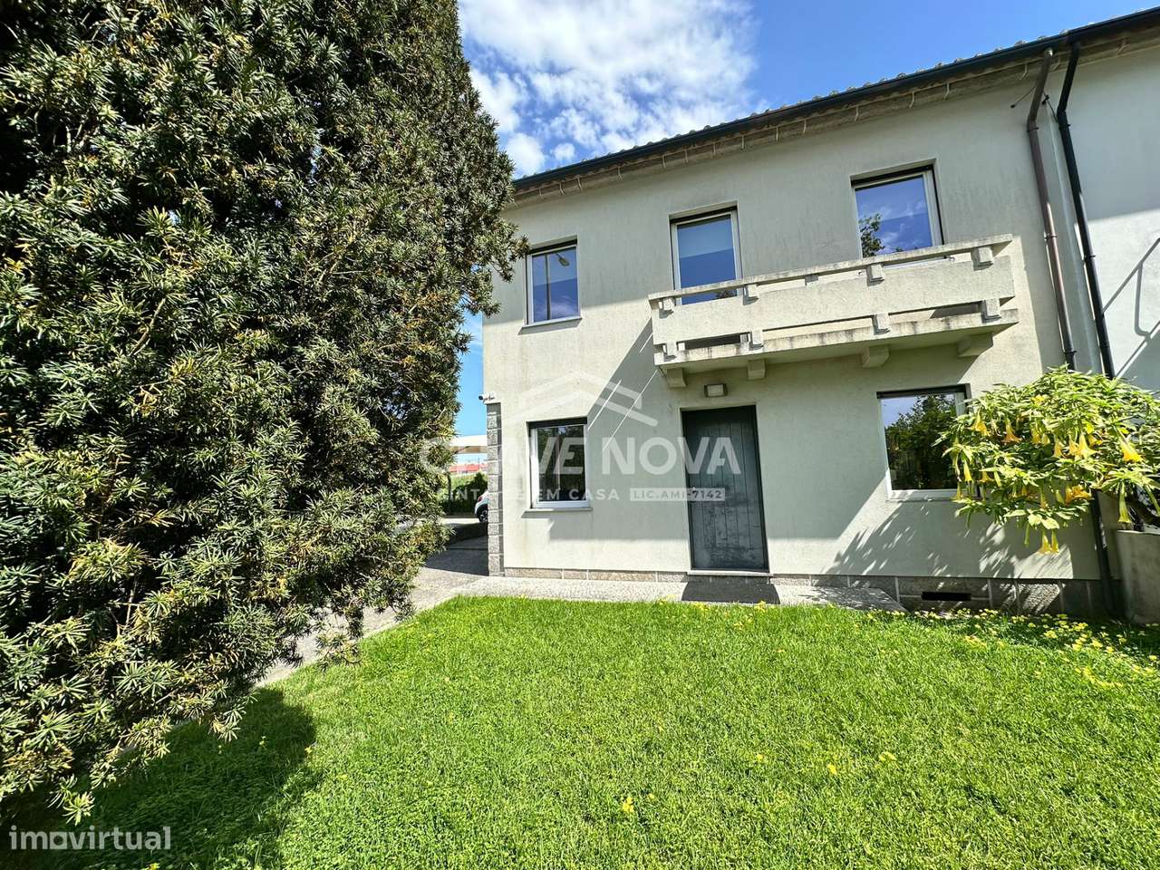 Moradia Geminada V2+1 c/ Logradouro na Senhora da Hora-29