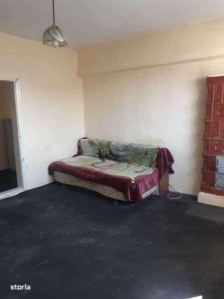 Ap. 2 camere, decomandat, NEAMENAJAT, 53m2, etaj 4/4, bloc CEC, Panciu - Imagine principală: 4/8