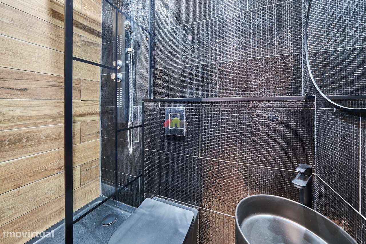 Apartamento T2 remodelado em Lisboa-12
