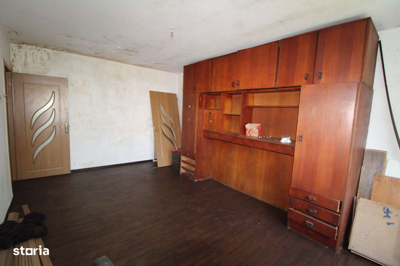 Apartament 3 camere, 67 mp, decomandat, etajul 1, zona Debarcader-2