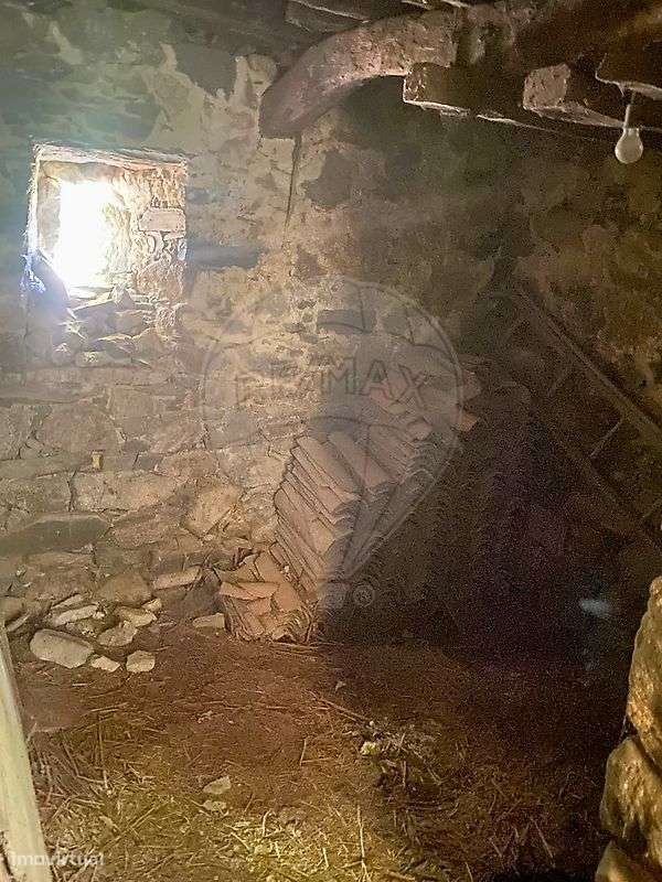 Moradia T2 para venda-12