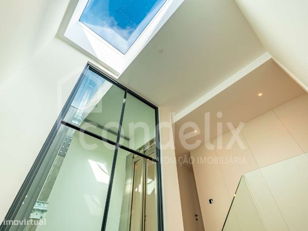 Moradia T5+1 nova com piscina em condomínio fechado de luxo no Estoril-46