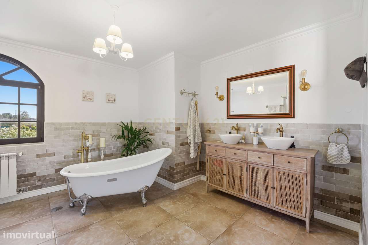 Quinta de Charme em Palmela – Renovada, Espaçosa e Pronta a Viver-19