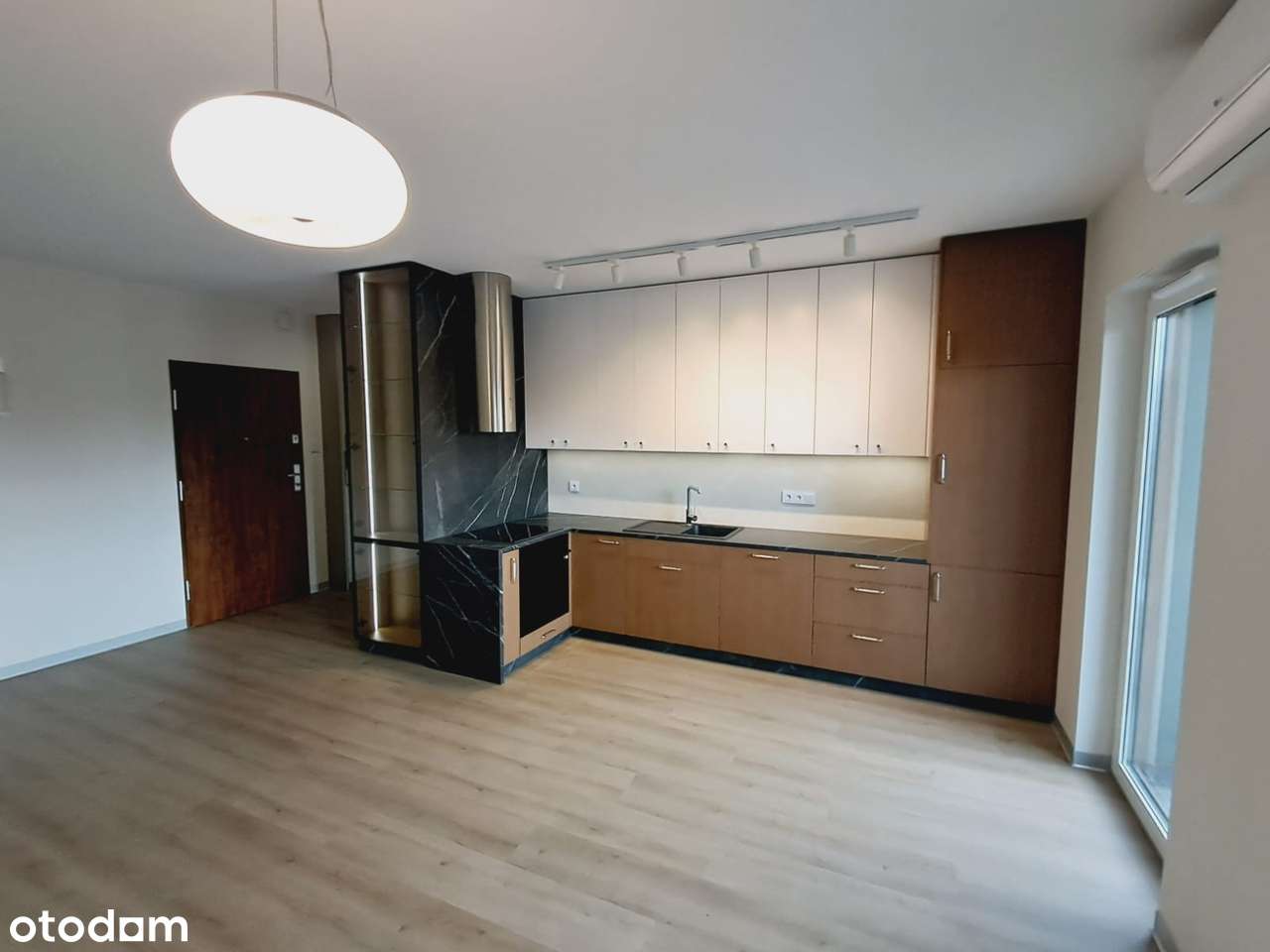 2 pokoje, 45m2, balkon, winda, klimatyzacja, Os. Między Mostami-1