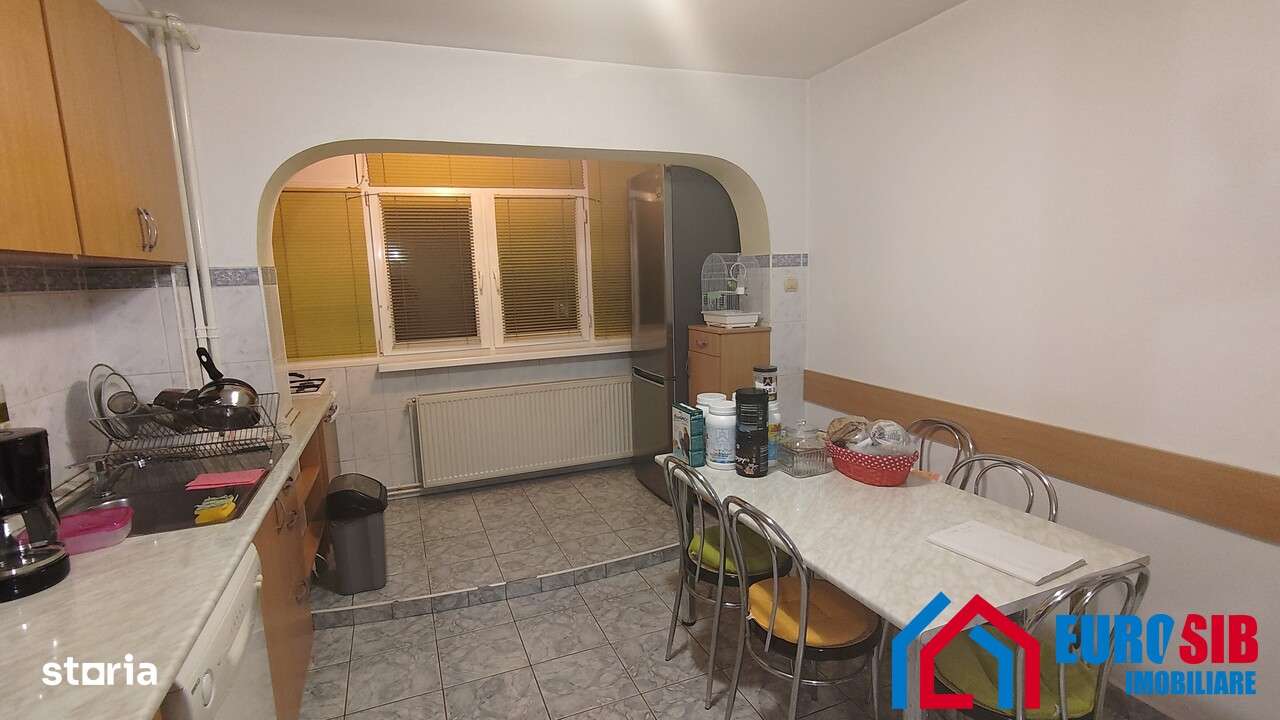 Apartament 3 camere decomandate si pivnita in Sibiu V Aaron-3