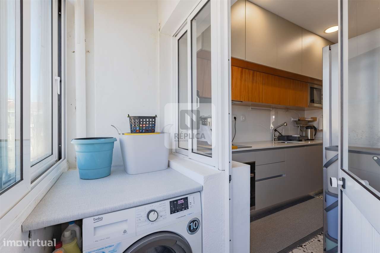 Apartamento T2 Renovado no Bonfim, Porto-12
