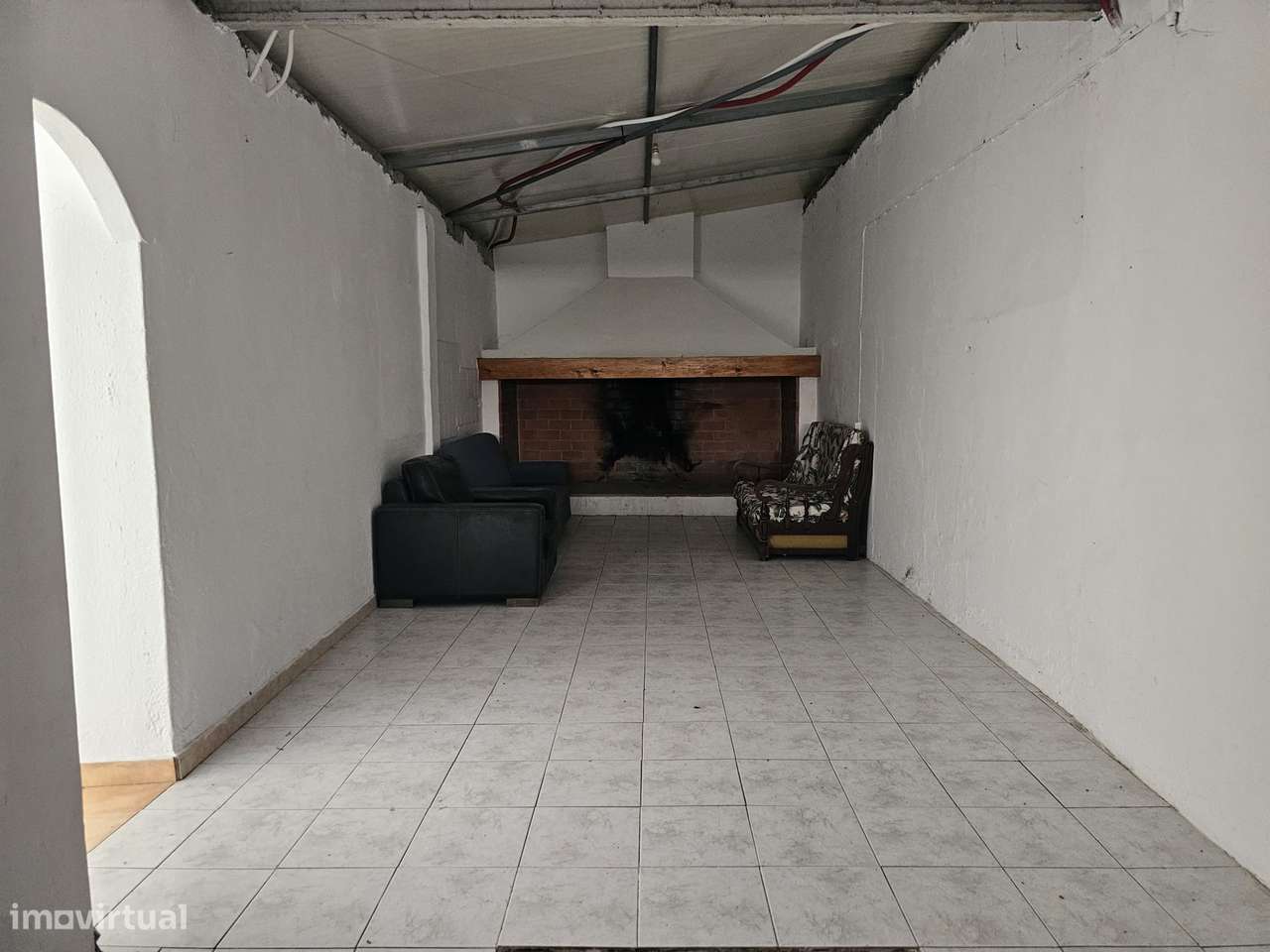 Moradia V5 com 10 Boxes para Cavalos no Coração da Golegã-36