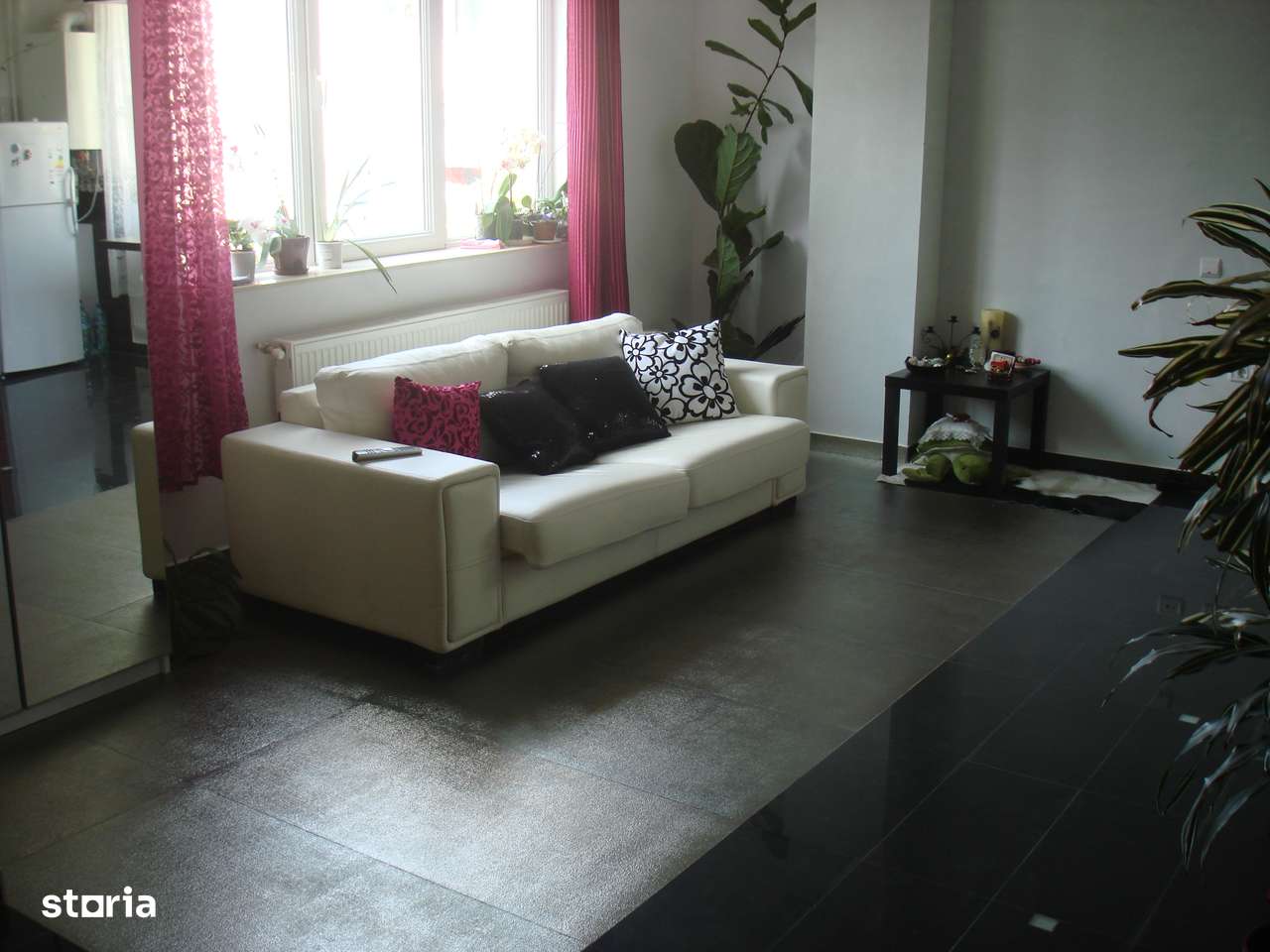 Garsoniera Trivale, bloc nou, mobilata, centrala - Imagine principală: 2/11