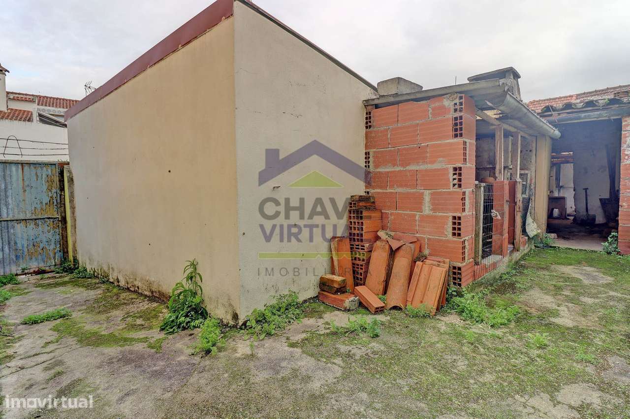 Moradia V1 com 2 Anexos para Recuperar - Centro Bombarral-17