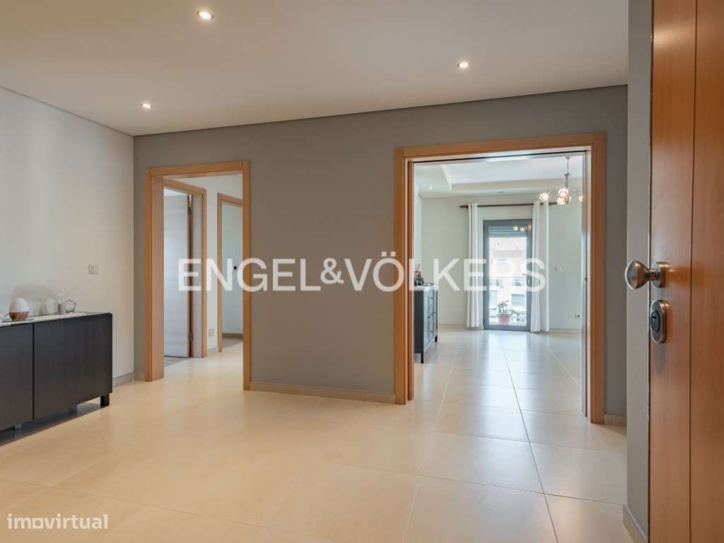 Exclusivo Duplex T2+1 com Terraço Privativo e Vista Panorâmica-4