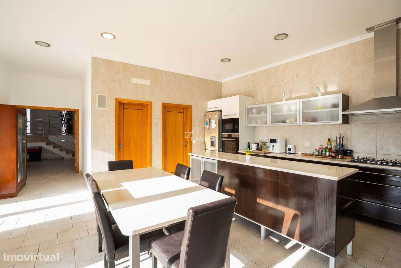 Quinta Equestre Única, T4+1 | 10 Boxes, Piscina, a 1h de Lisboa. - Grande imagem: 4/36