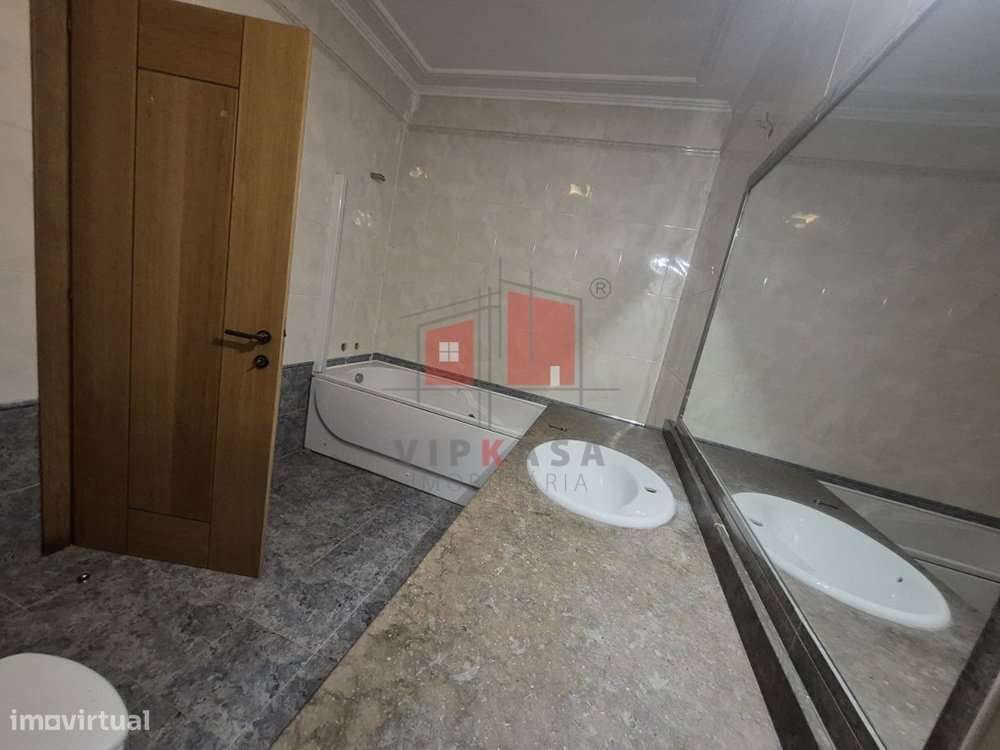 Apartamento T2 em Vila Franca de Xira-16