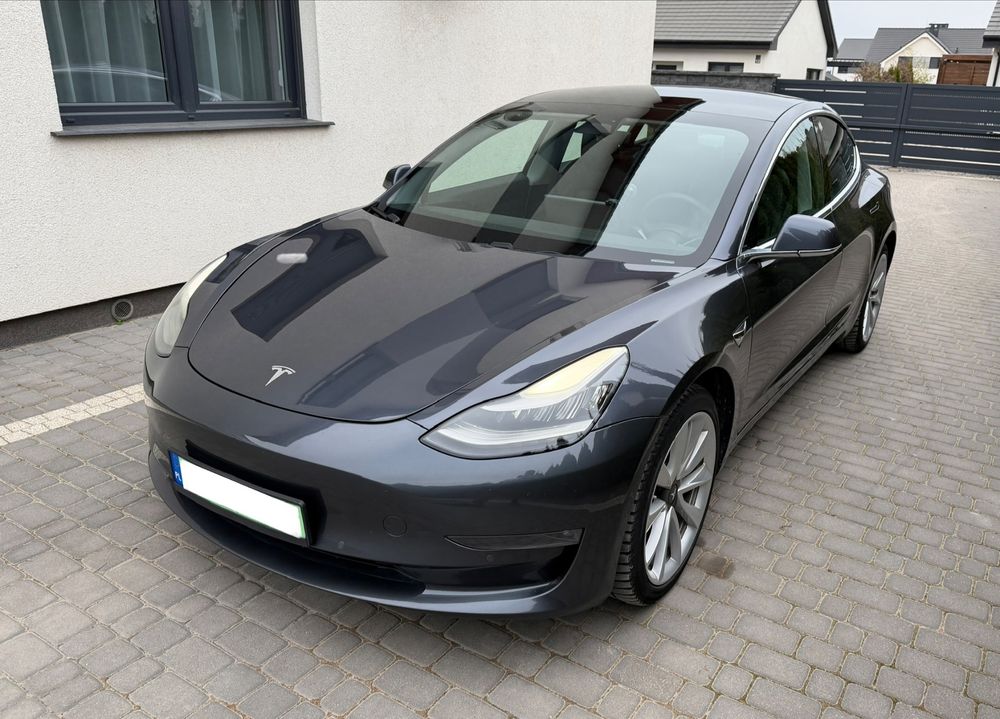 Tesla Model 3 Langstreckenbatterie Allradantrieb Dual Motor 2019