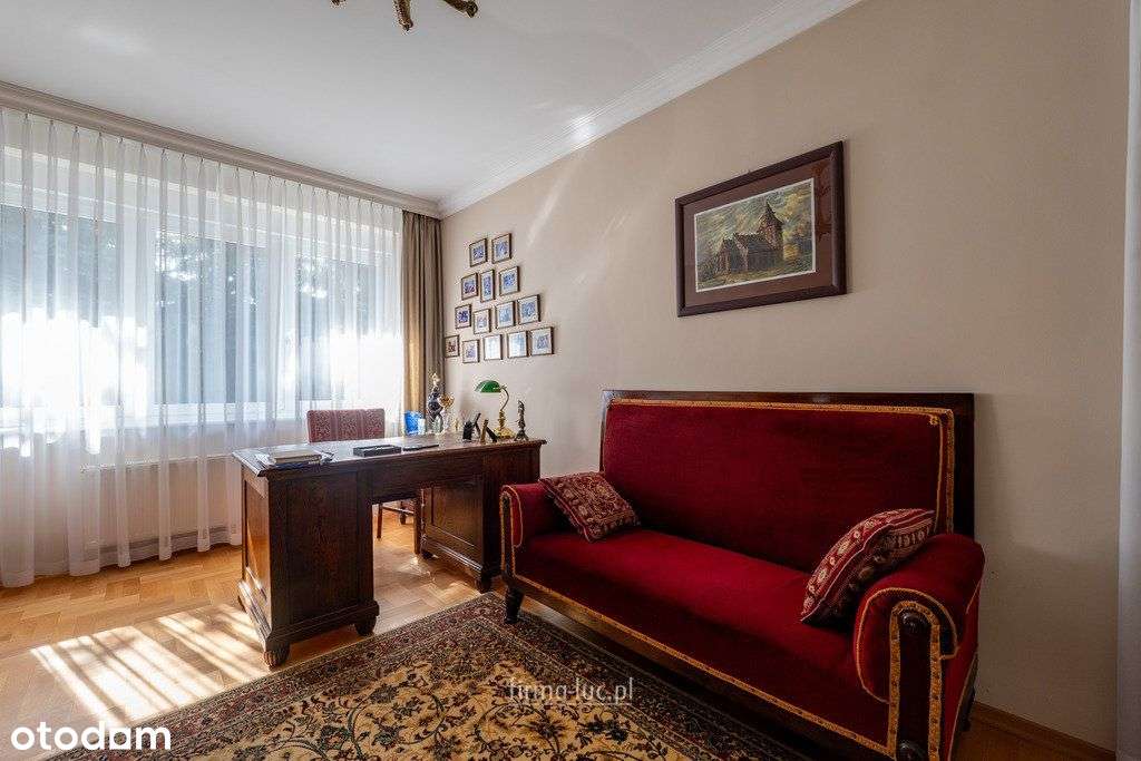 Dom przy ścianie lasu, możliwe 4 sypialnie-17