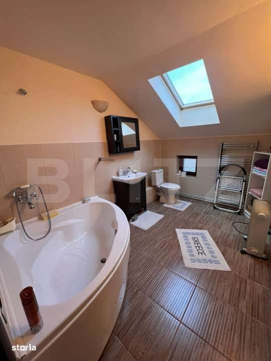 Casa de vanzare Podul Olt, zona centrala deosebita - Imagine principală: 1/9