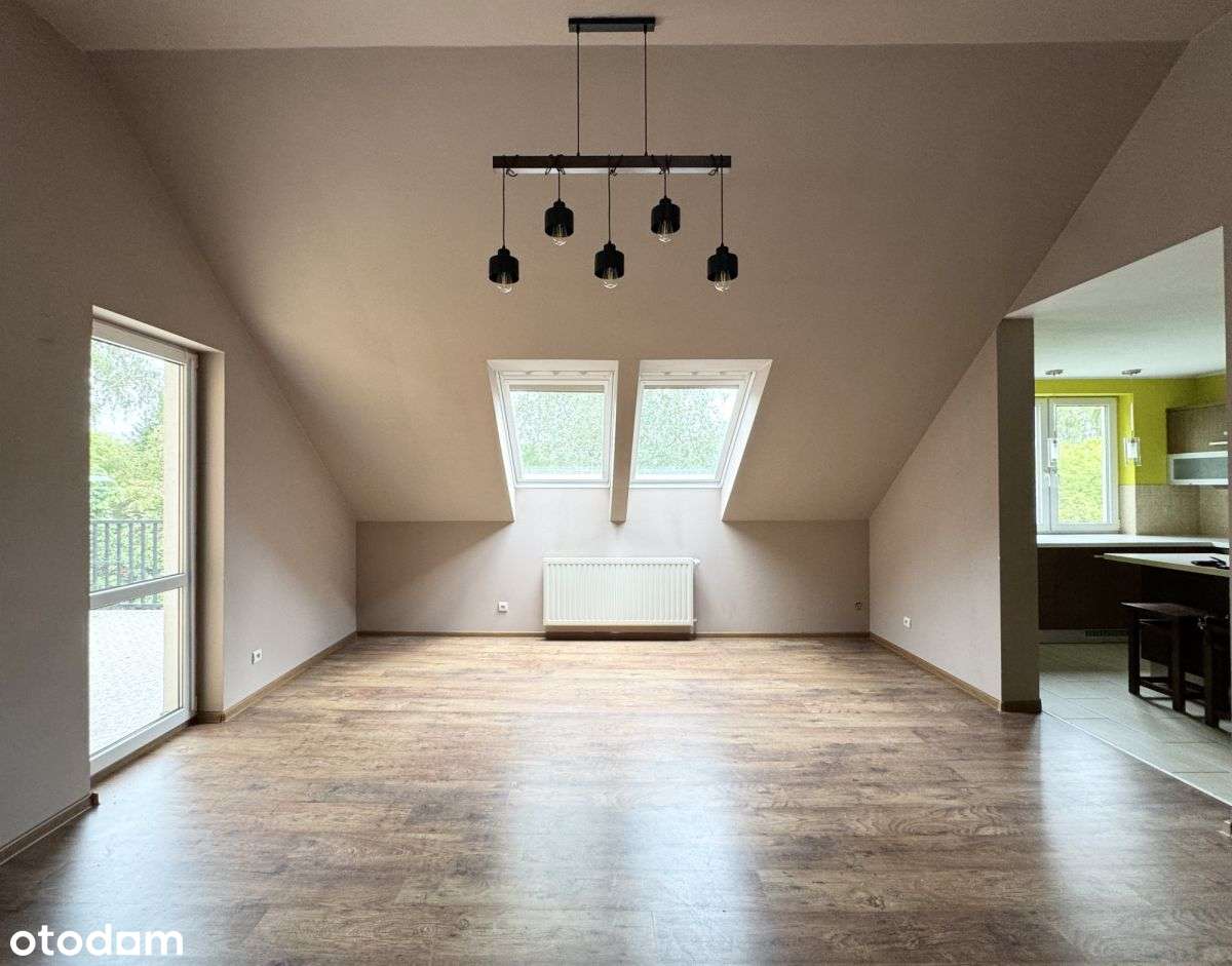 Kameralne przestronne 2-poziomowe antresola taras