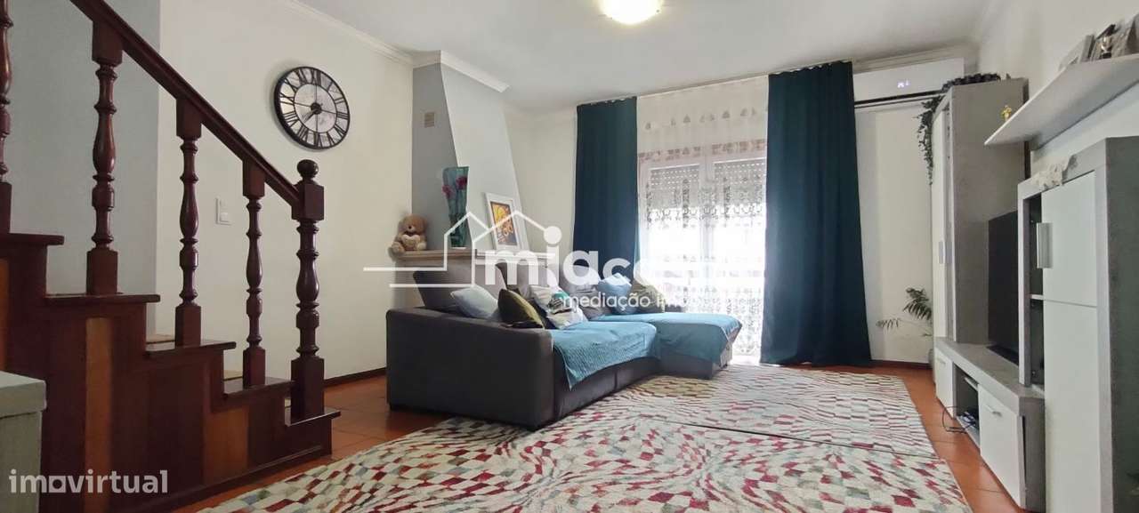 APARTAMENTO T3 DUPLEX - OIÃ-9