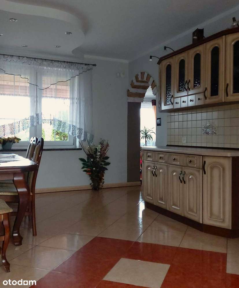 Komfortowy dom z garażem i ogrodem - idealny dla rodziny - Pełny obrazek: 4/15