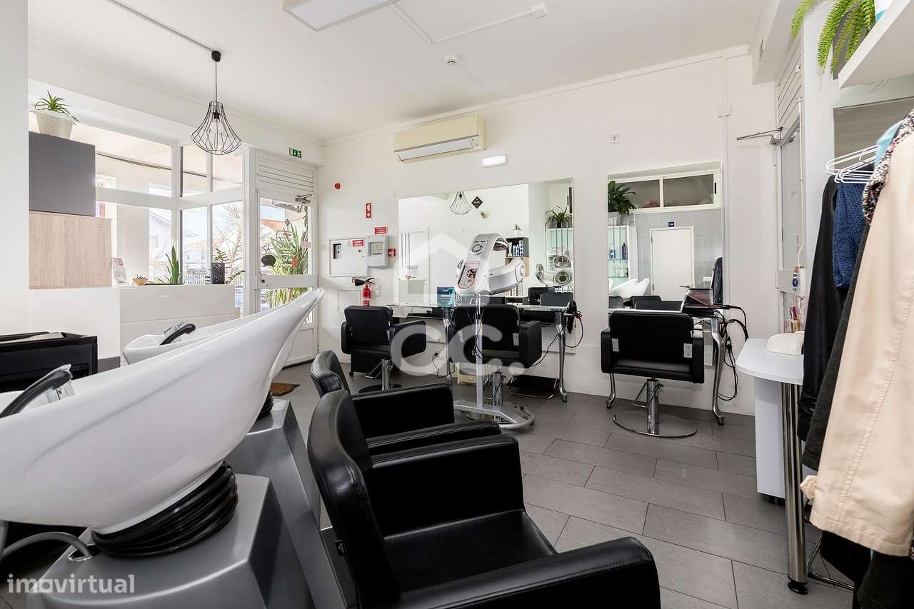 Espaço Comercial para Arrendamento – Cabeleireiro Totalmente Equipado - Grande imagem: 3/31