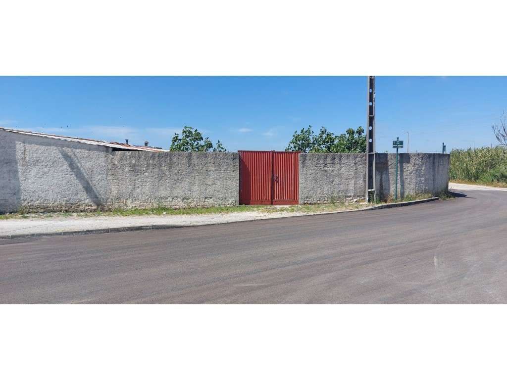 Moradia em Vieira de Leiria T4+2-27