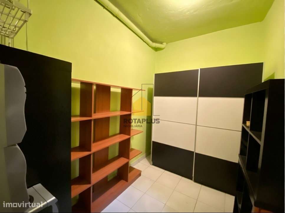 Apartamento T1+1 com Excelente Varanda e Garagem-19