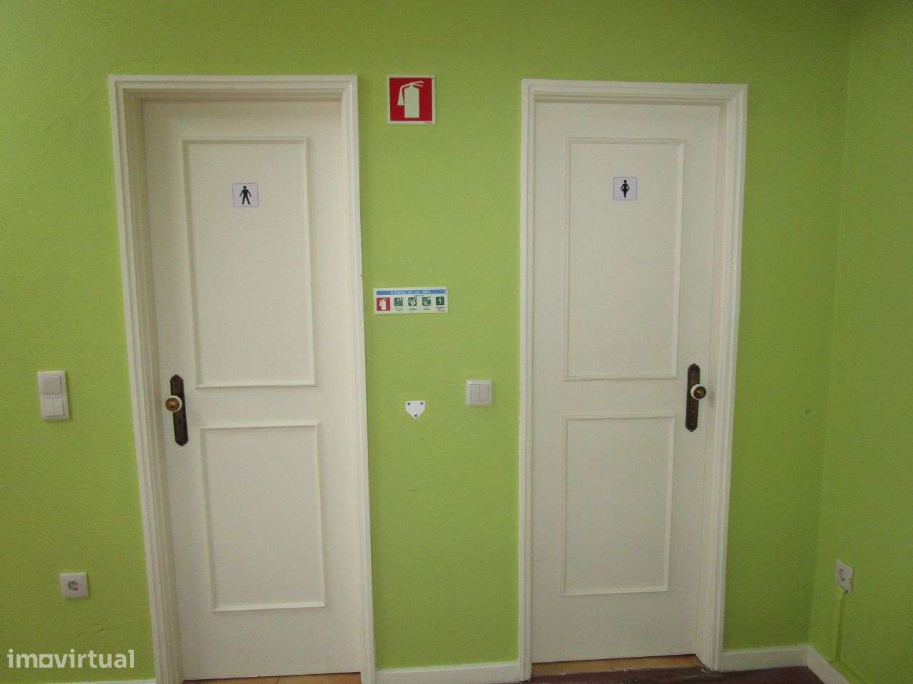 Loja comercial junto a EN1 aos Carvalhos - Grande imagem: 4/8