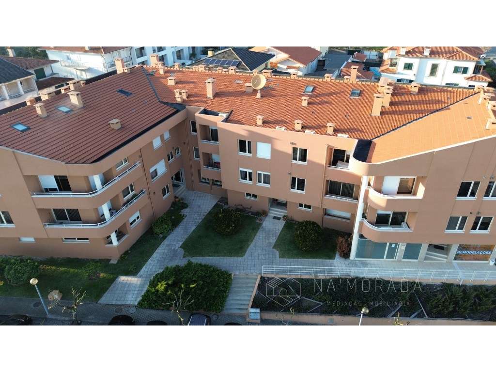 Apartamento T3 em Sanguedo em Edifício Modernizado e Ótimos Acessos-32