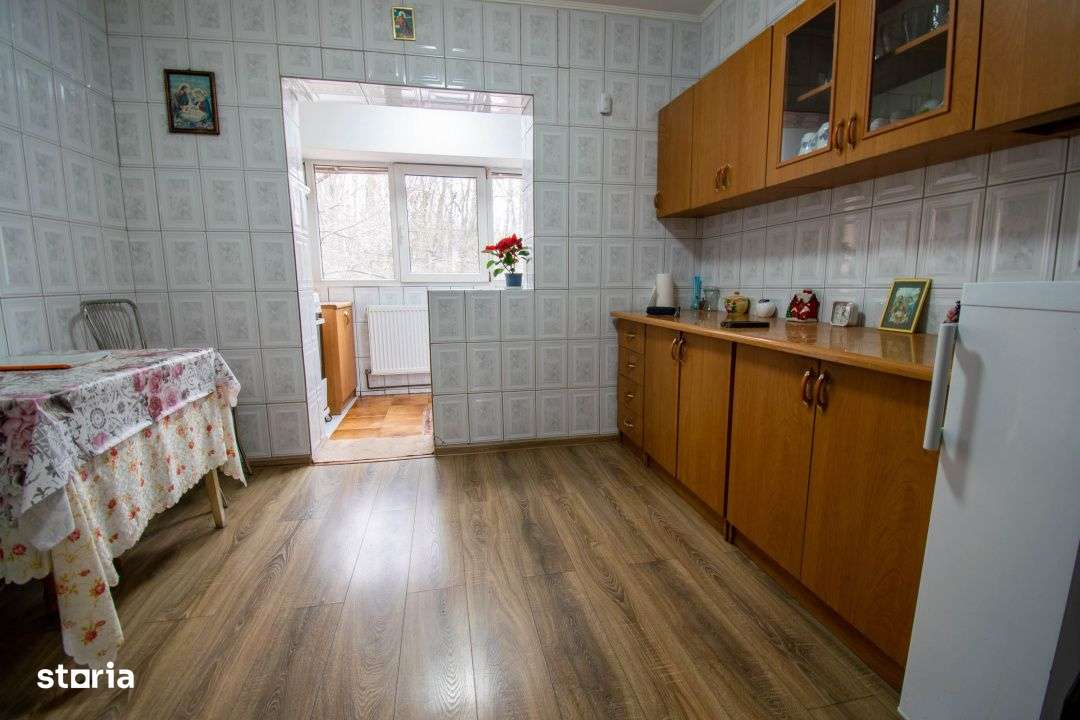 Stefanestii de Jos, 3 camere 70 mp,2 bai,centrala proprie,etaj 1/2,Com-9