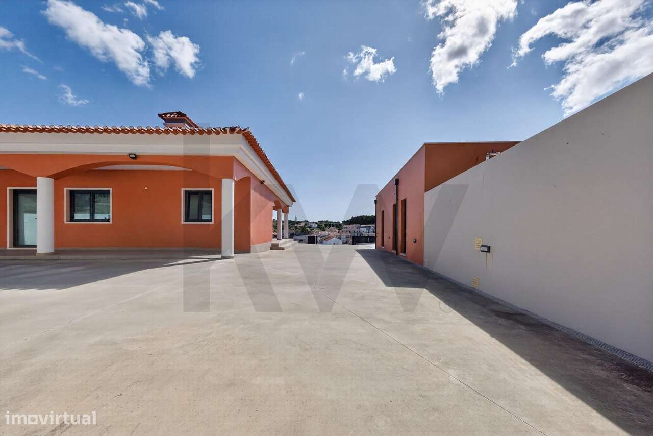 Moradia T5 com piscina e mais de 8.000 m2 de terreno | Seramena, Sobra-9