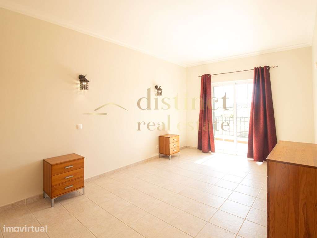 FANTÁSTICA/MORADIA EM BANDA/COM 4 QUARTOS/JARDIM & PISCINA/A APENAS...-22