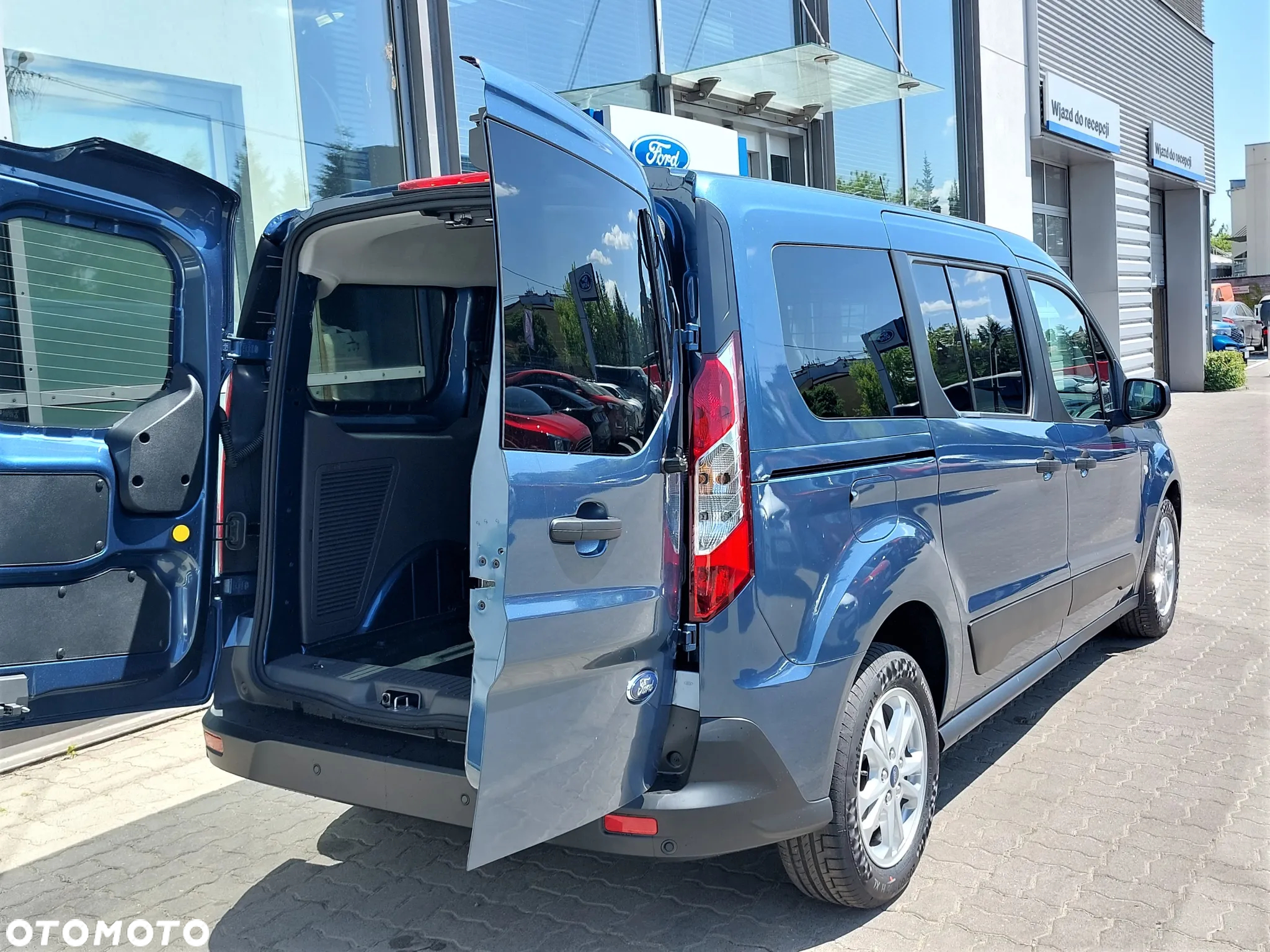 Ford Transit Connect - 11