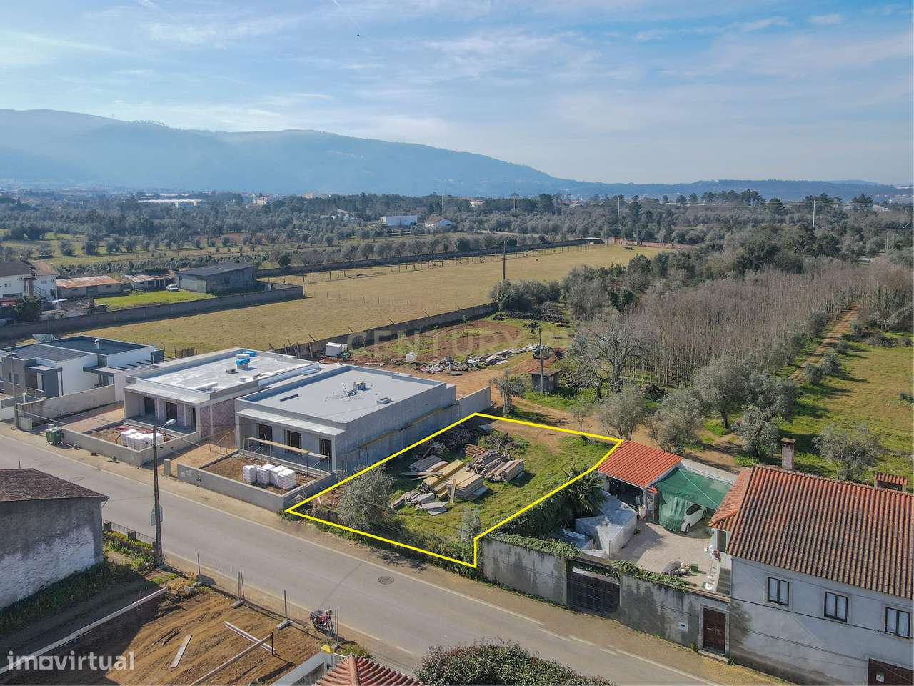 Terreno plano para construção numa localização excecional e sossegada - Grande imagem: 3/9