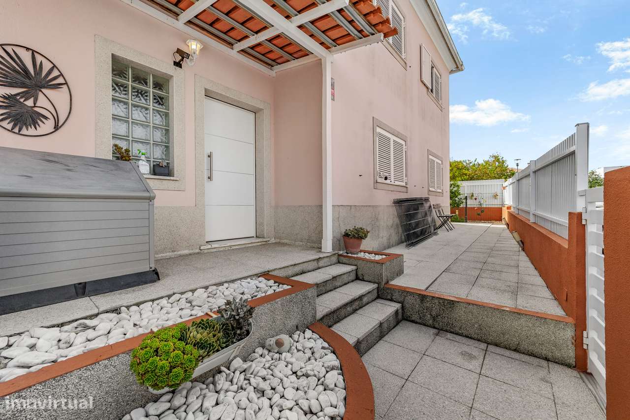 Moradia isolada com 3 quartos, piscina e garagem, na Quinta do Anjo-44