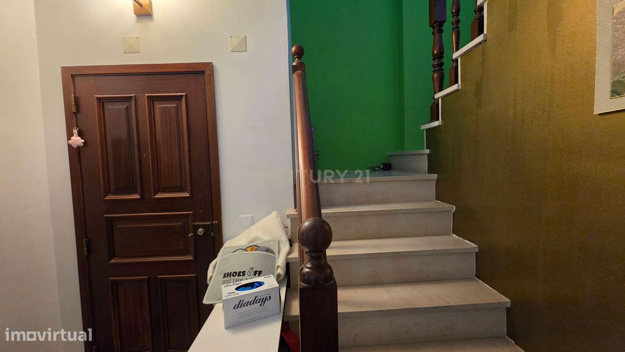 Apartamento Duplex T5 no centro de Palmela-20